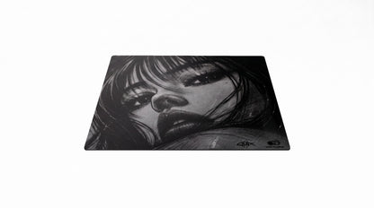 V-Q ANIME (LIMITED) – staklena podloga za miša – pogled spreda